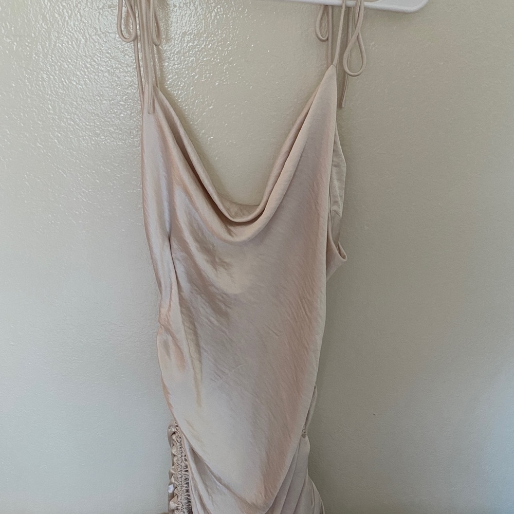 Lioness silky ruched gorgeous Dress 🤍